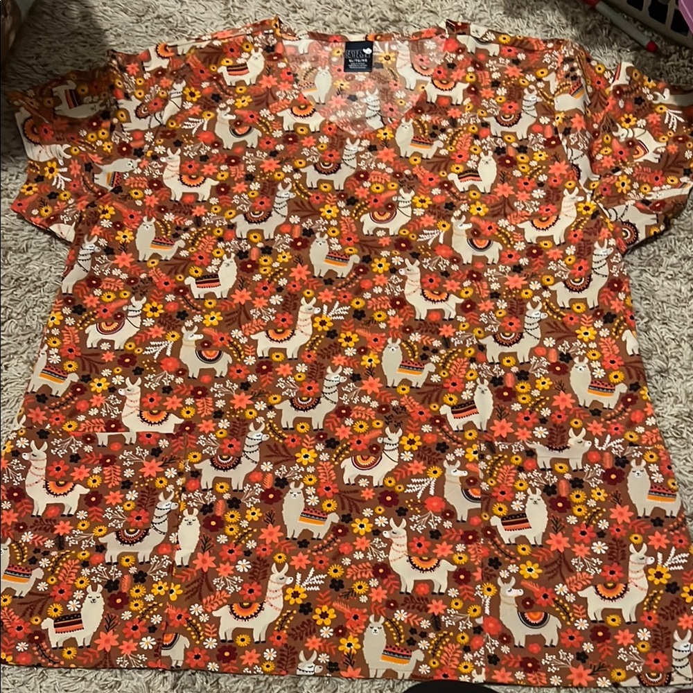Zoe & Chloe Llama Print Scrub top - Multicolor